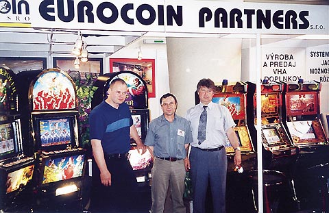Zleva: pánové Mravec, Chmulík a Lajda ze slovenské firmy EUROCOIN PARTNERS